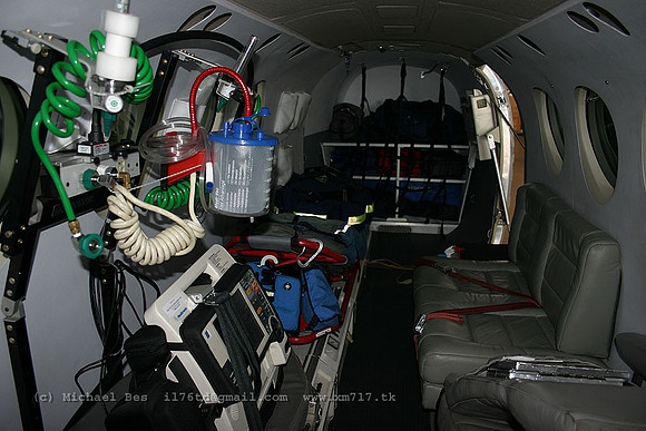 055775_beech200_+NA_cgnax_20040720_peaceriver_e194_IMG_2717