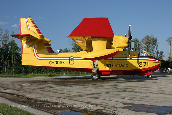 055700_cl415_TRI_cgoge_20040718_slavelake_e185_IMG_2466