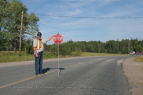 20060726_kenora(on)_roadworks_stop&slowIMG_2692