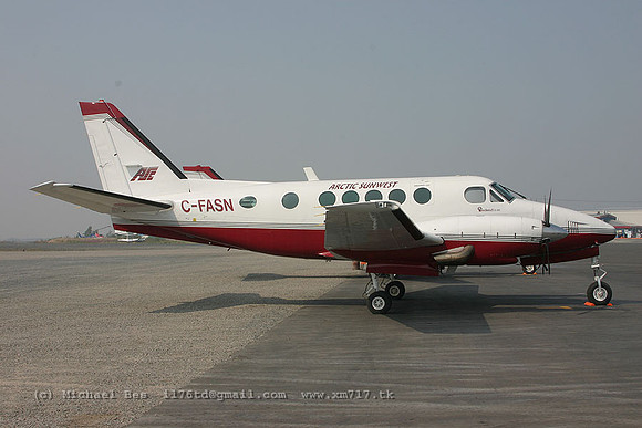 055953_beechb100_SST_cfasn_20040723_yellowknife_e218_IMG_3477