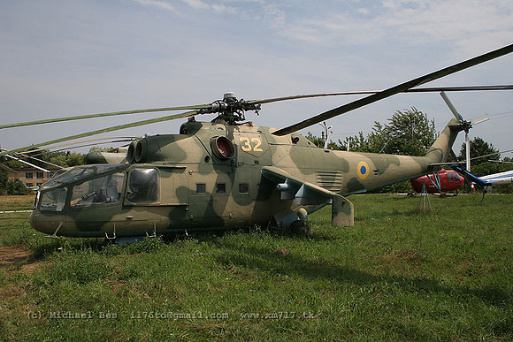 073443_mi24a_UR_32ye_20070705_kyivzhuliany_IMG_4103
