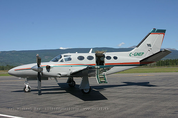 056126_cessna425_-_cgnep_20040727_smithers_e230_IMG_3985