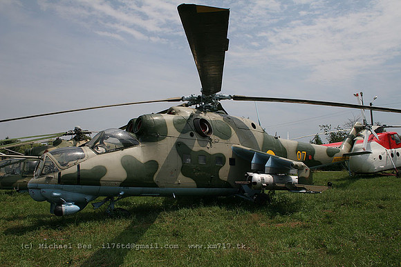 073442_mi24v_UR_07ye_20070705_kyivzhuliany_IMG_4099