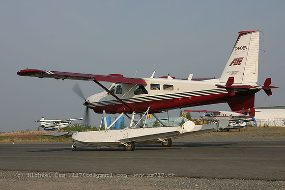 055996_dhc2turbobeaver(float)_SST_cfoev_20040724_yellowknife_e221_IMG_3589