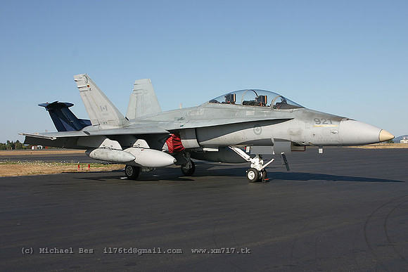 056312_cf188_CAN_188921_20040801_sidney_e253_IMG_5018