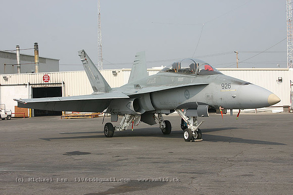 055963_cf188_CAN_188926_20040723_yellowknife_e218_IMG_3500