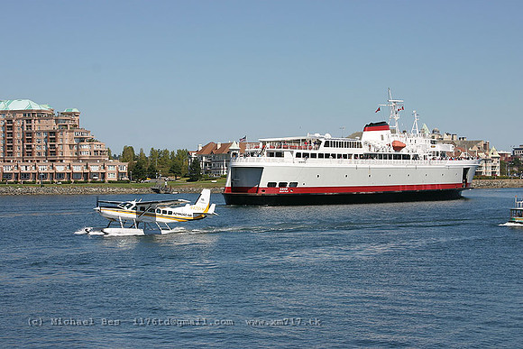 056301_ce208(float)_M5_n426km_20040801_victoriaspb_e253_IMG_4985