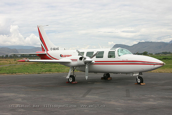 056895_aerostar600a_CRC_cglvg_20040807_kamloops_e281_IMG_6611