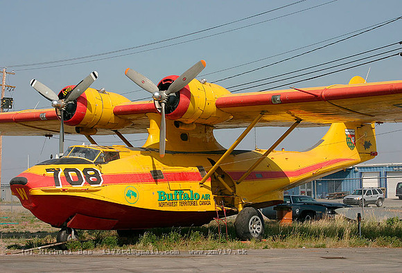 055892_pby5a_BFL_cfuaw_20040722_yellowknife_e210_IMG_3211(geen)