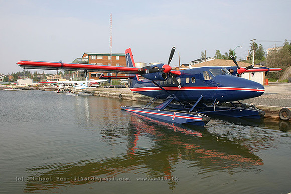 055985_dhc6float_WDA_cfwah_20040723_yellowknifespb_e220_IMG_3560