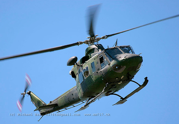 055693_bell412ch146_CAN_146417_20040718_coldlake_e184_IMG_2385xc&col