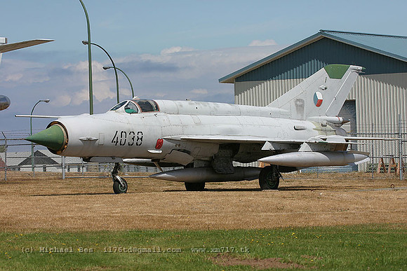 056405_mig21mf_CZ_4038_20040803_comox_e260_IMG_5375