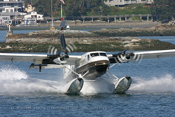 056280_dhc6(float)_8O_cfmhr_20040801_victoriaspb_e249_IMG_4865