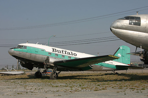 055894_dc3_BFL_cgjkm_20040722_yellowknife_e211_IMG_3221