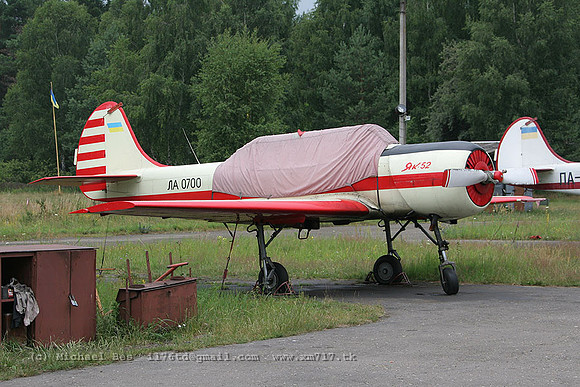 073356_yak52_-_la0700_20070704_lviv-tsuniv_IMG_3730