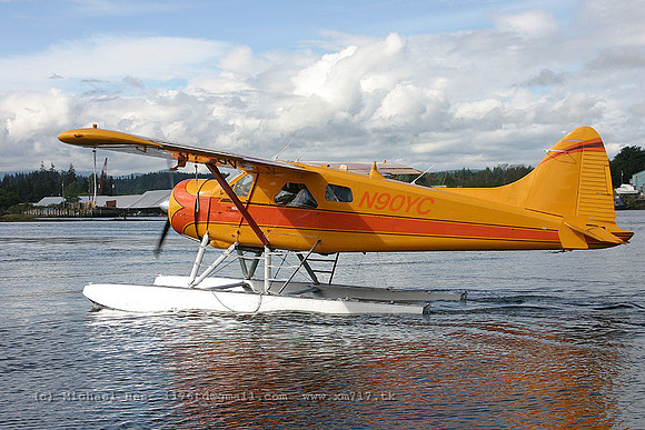 056392_dhc2beaver(float)_MRR_n90yc_20040803_campbellriverspb_e259_IMG_5312