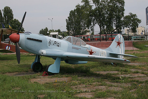 073393_yak3_UR_09wh_20070705_kyivzhuliany_IMG_3919
