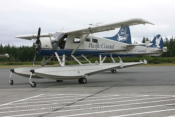 056148_dhc2(float)_PCO_cfmaz_20040729_porthardy_e232_IMG_4204