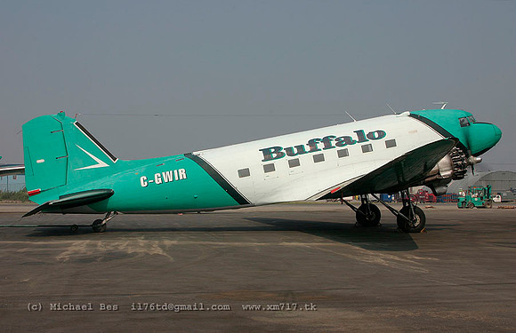 055942_dc3_BFL_cgwir_20040723_yellowknife_e217_IMG_3453xc