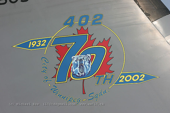 055962_dhc8_CAN_142805_20040723_yellowknife_e218_IMG_3502