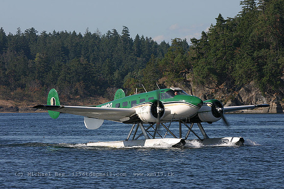 056366_beech18(float)_+AG_cgggf_20040802_nanaimospb_e257_IMG_5190