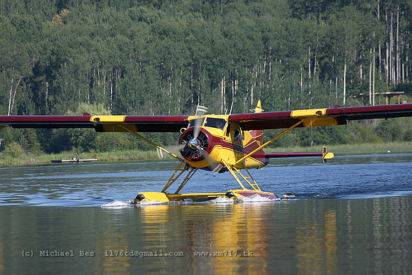 056130_dhc2beaver(float)_-_cgxxl_20040727_tyheelake(smithers)_e230_IMG_4008