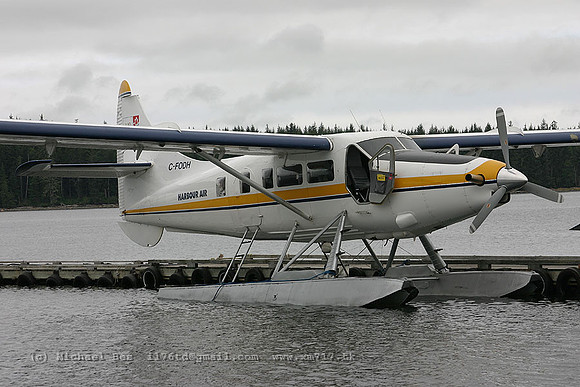056155_dhc3turbootter(float)_H3_cfodh_20040729_portmcneillspb_e233_IMG_4222