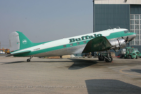 055879_dc3_BFL_cgwzs_20040722_yellowknife_e209_IMG_3257