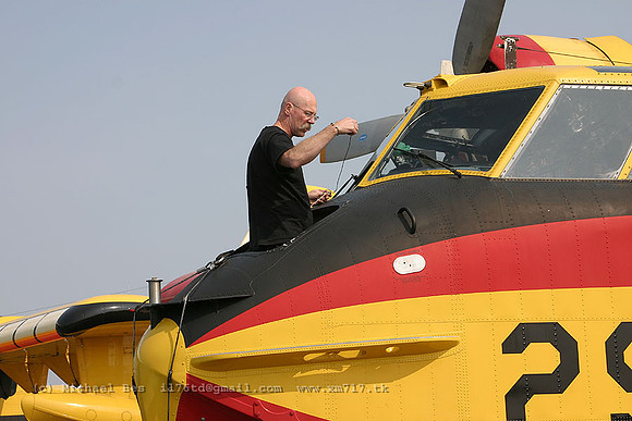 055913_cl215_BFL_cgfnf_20040722_yellowknife_e213_IMG_3283