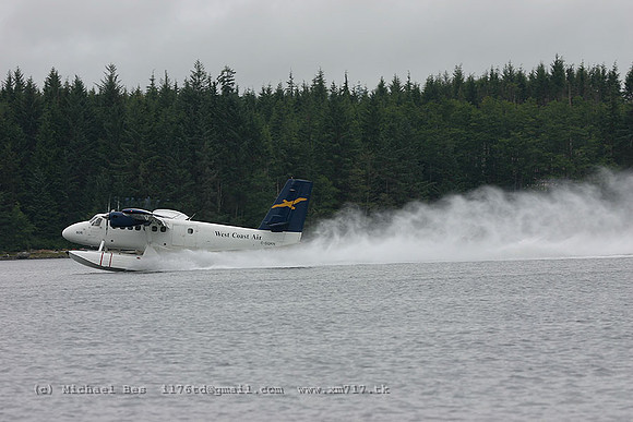 056169_dhc6(float)_8O_cgqkn_20040729_portmcneillspb_e234_IMG_4276
