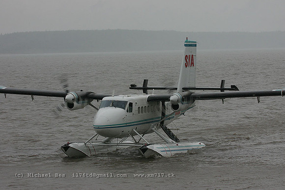056079_dhc6float_+SH_cfakm_20040725_fortsimpsonspb_e226_IMG_3851
