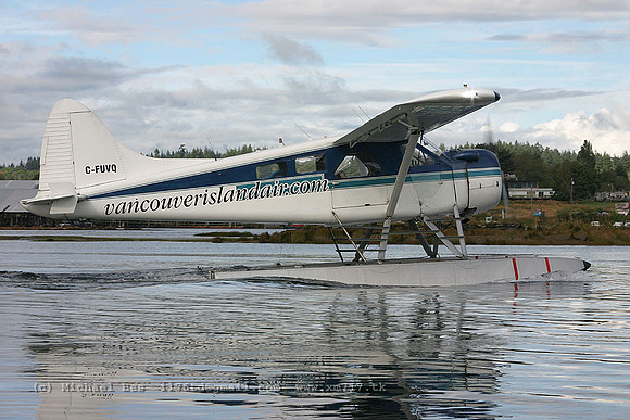 056383_dhc2beaver(float)_+VC_cfuvq_20040803_campbellriverspb_e258_IMG_5262