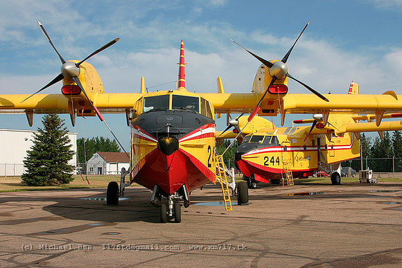 055571_cl415_QUE_cgqbg_20040717_fortmcmurray_e168_ IMG_2035dust