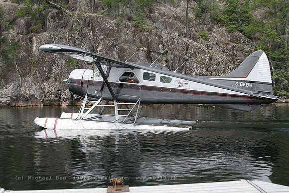 068958_dhc2beaver(float)_+09_cgkbw_20060728_kaweneevalake(on)_IMG_3251