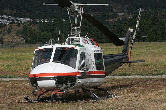056911_bell204b_+HQ_cfhqt_20040807_kelowna_e283_IMG_6678