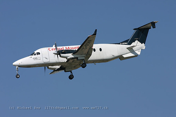 057158_beech1900d_GLR_cgcma_20040811_calgary_e305_IMG_7526
