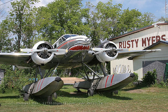 068927_beech3n(float)_+CY_cferm_20060727_fortfrances(on)_IMG_2997