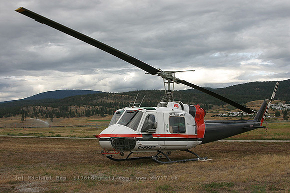 056911_bell204b_+HQ_cfhqt_20040807_kelowna_e283_IMG_6706