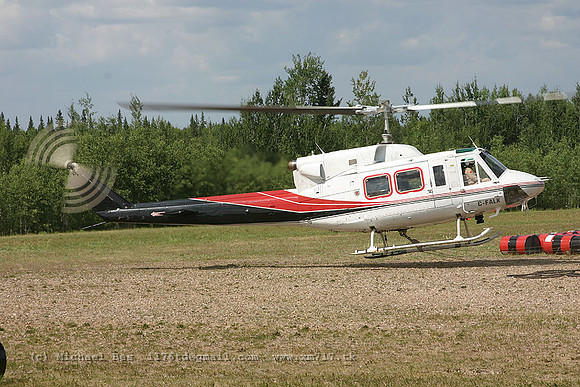055866_bell212_+AH_cfalk_20040721_steenriver_e207_IMG_3095