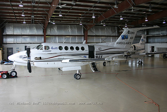 055775_beech200_+NA_cgnax_20040720_peaceriver_e194_IMG_2710