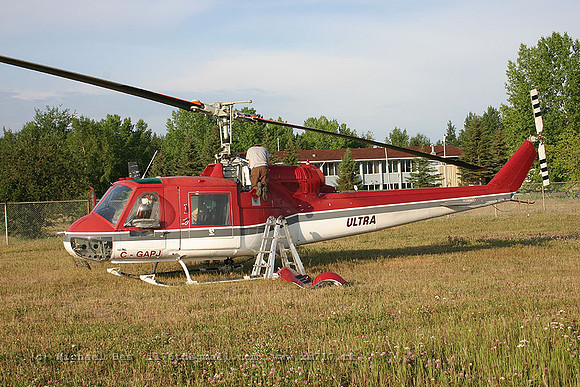 055560_bell204b_+UL_cgapj_20040717_fortmcmurray_e166_IMG_1989