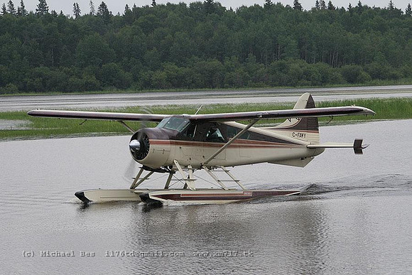 068641_dhc2beaver(float)_+O(_cfawy_20060723_snakefalls(on)_IMG_1158