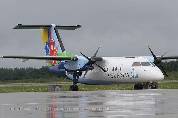 069149_dhc8_PRI_n847ex_20060802_northbay(on)_IMG_4889