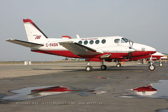 055999_beechb100_SST_cfasn_20040724_yellowknife_e222_IMG_3596