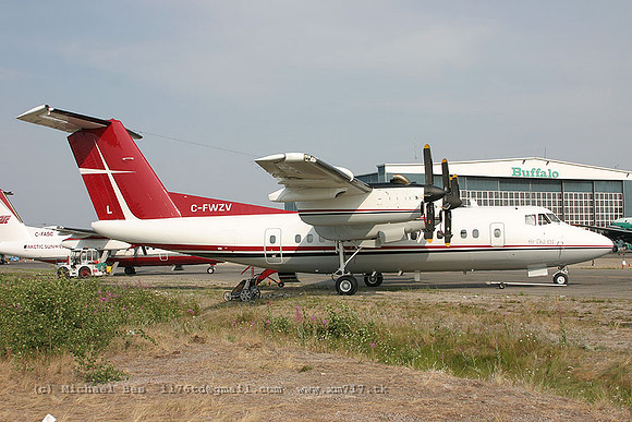 056013_dhc7_8T_cfwzv_20040724_yellowknife_e223_IMG_3710