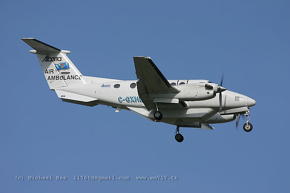 057214_beech200_BXH_cgxhd_20040811_calgary_e309_IMG_7659