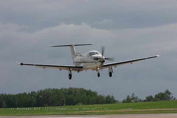 055781_pc12_+PE_cfkul_20040720_peaceriver_e194_IMG_2732